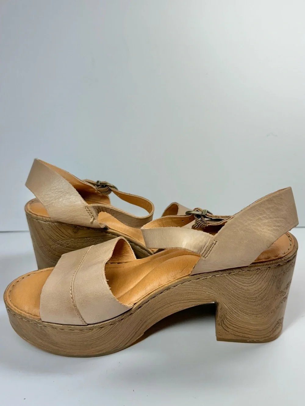 Born Beige Leather Platform Sandals with Wood-Look Wedge Women’s Size 7M